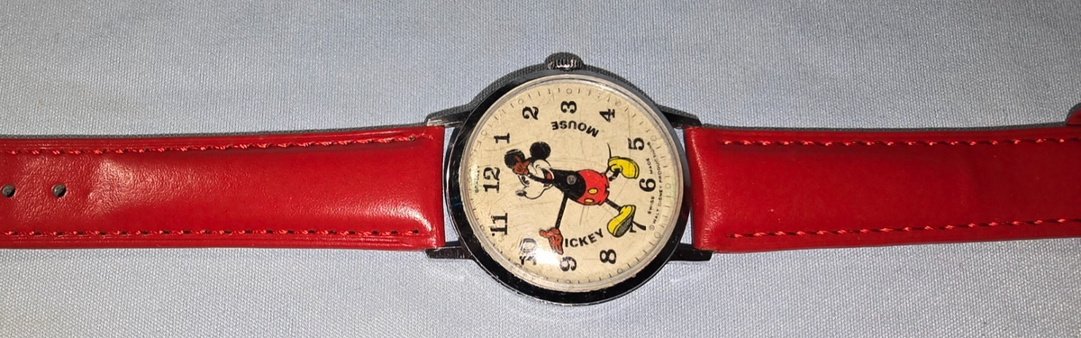 WORKING Vintage 1970s Bradley Mickey Mouse Wrist Watch Pie Eye Fat