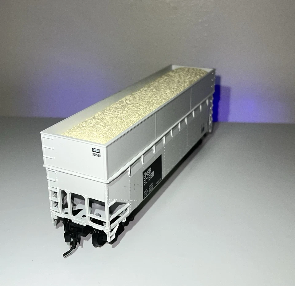 Bowser HO 70-Ton Offset Wood Chip Hopper w/Smooth-Side Extensions- GMSR - Image 3 of 4