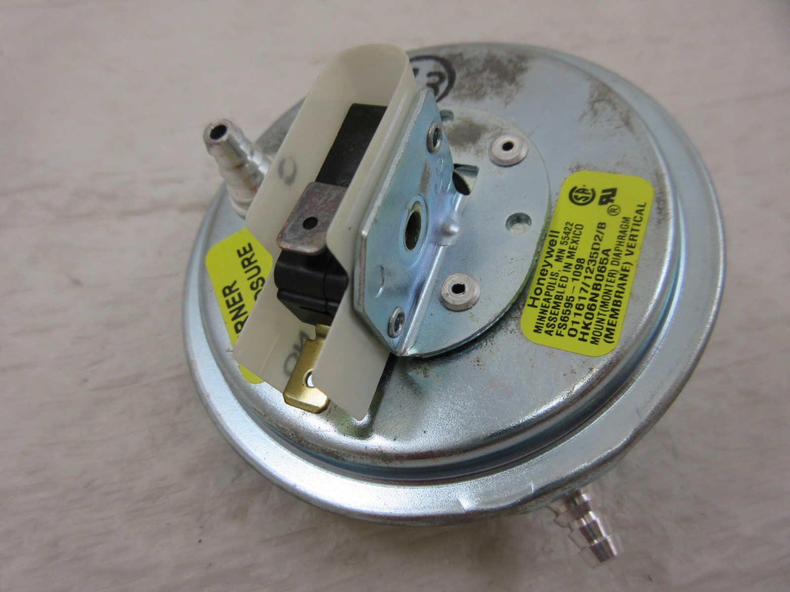 CARRIER BRYANT PAYNE HK06NB065(A) HONEYWELL FS6595-1098 FURNACE PRESSURE SWITCH