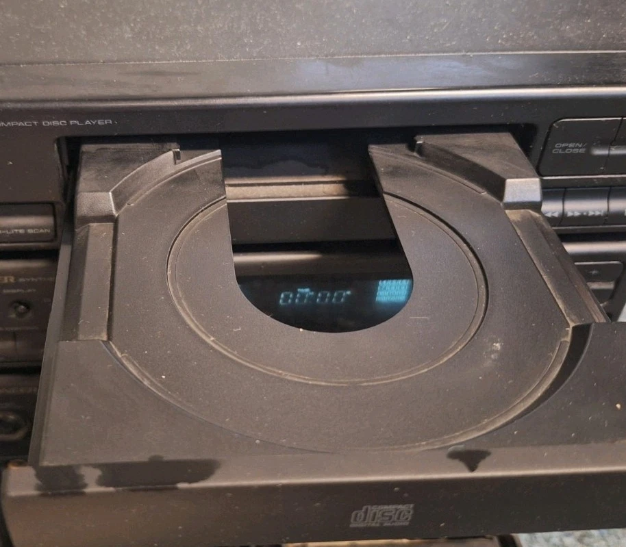 Pioneer XR-P320 Bad Filthy and defective Condition. only Main Stereo Unit.