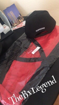 Supreme ol Dirty Bastard(football top) Red size-M and 5, panel