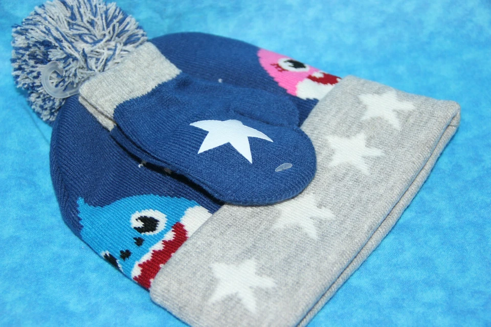 Nickelodeon Toddler Baby Shark Winter Hat and Mitten Set - Image 3 of 4
