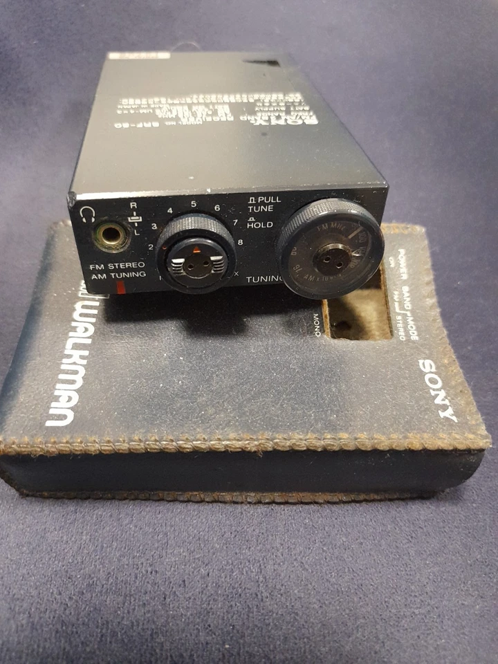 Sony Walkman AM FM SRF-80 Fully Working Good Condition.. - Image 2 of 4