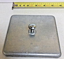 Eaton Outdoor Meter Socket Breaker panel top Hub Closure Plate