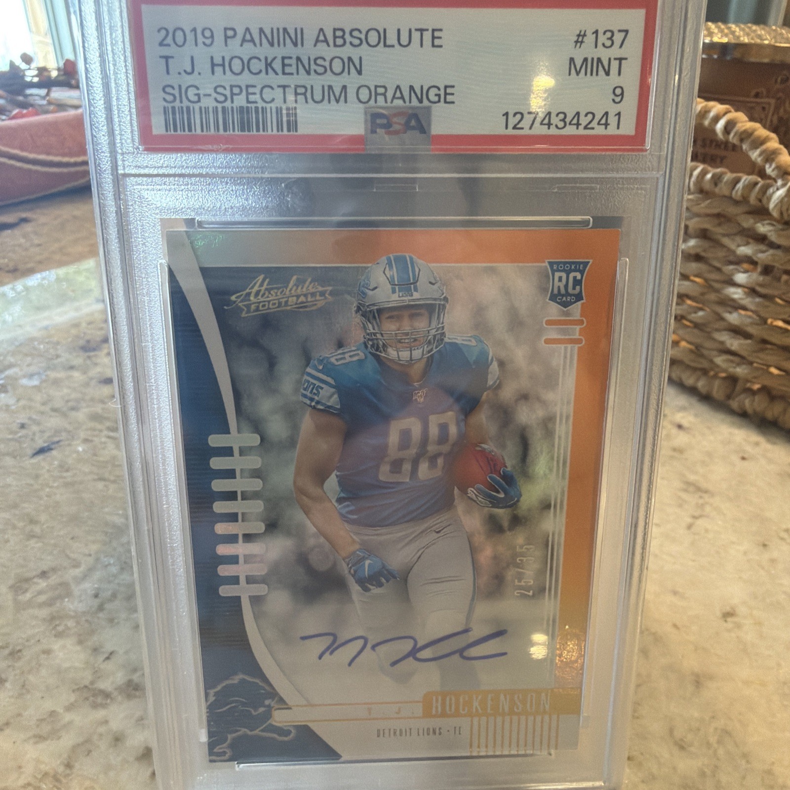 TJ Hockenson Panini Absolute #137 Autograph