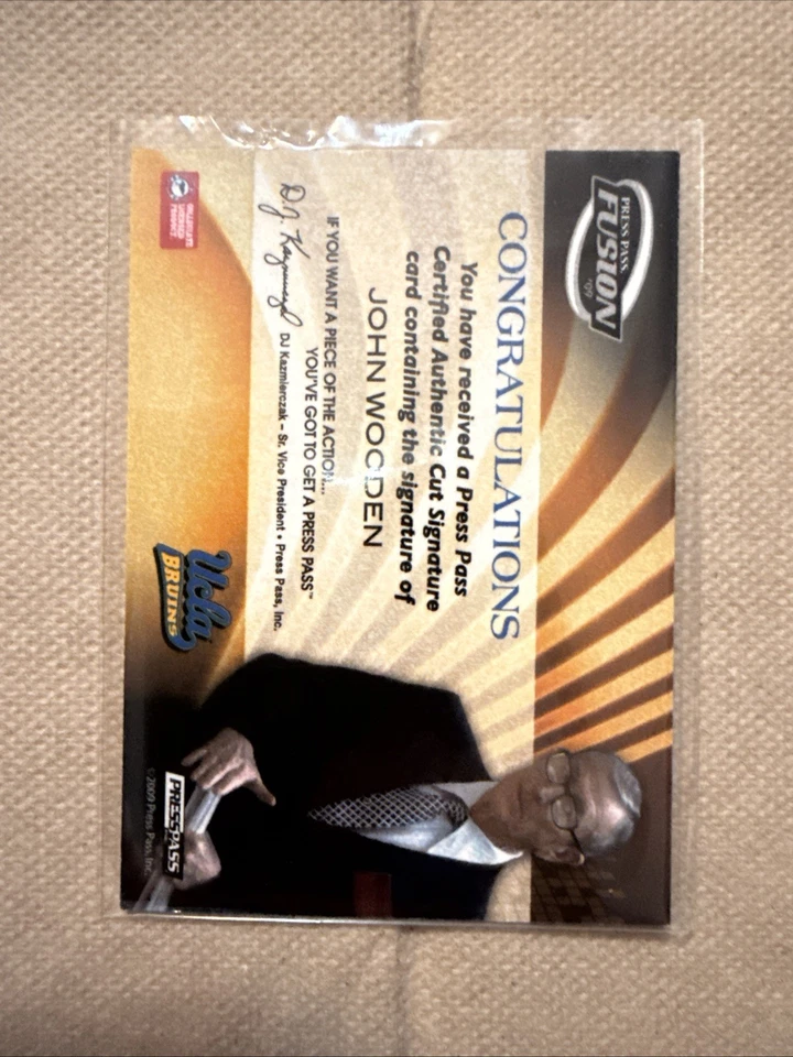 JOHN WOODEN 2009 Press Pass Fusion HOF CUT Auto Legendary Coach UCLA Bruins /100 - Image 2 of 2
