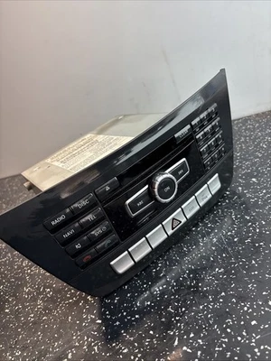 MERCEDES C CLASS W204 RADIO CD PLAYER HEAD UNIT A2049005908 #22 - Image 1 of 4