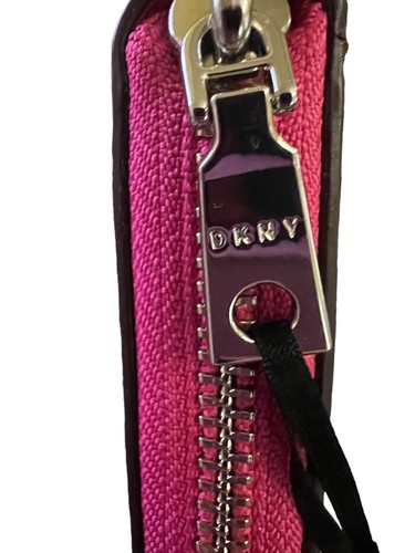 DKNY Damen-Geldbörse mit Reißverschluss heißrosa Gigi Leder Clutch Logo Kreditkartenfächer - Bild 5 von 15