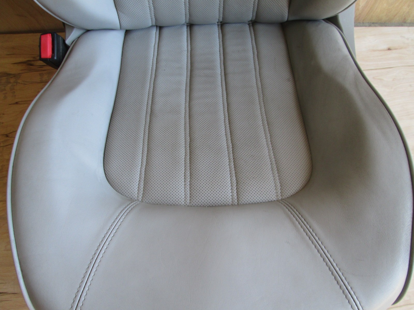 Maserati  Quattroporte -  LH / Driver Seat (Grey) w/ Rails / Guides - Heated