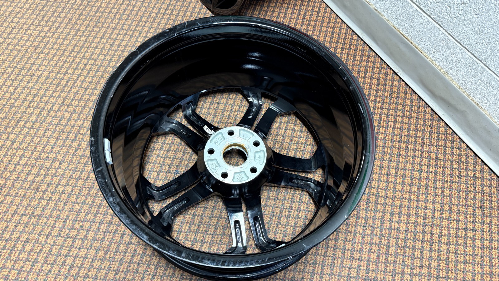 OEM Lamborghini Aventador Iperione Rims (Set of 4) - 19" 20" Staggered
