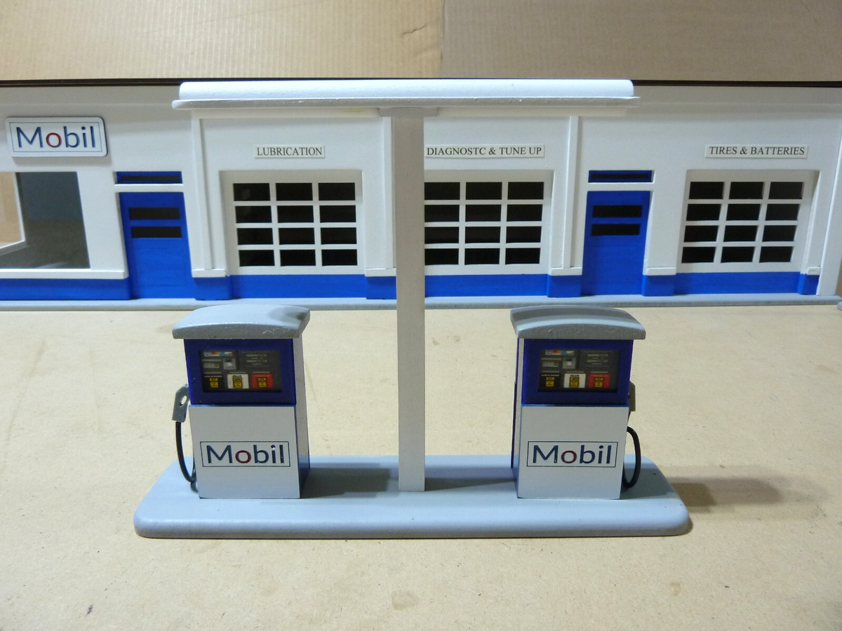 Custom Model Garage/Gas Station/Store/Office 1/24-25 Diorama