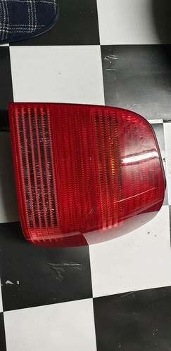 6N0945096H Rücklicht Heckleuchte rechts VW Polo 6N2