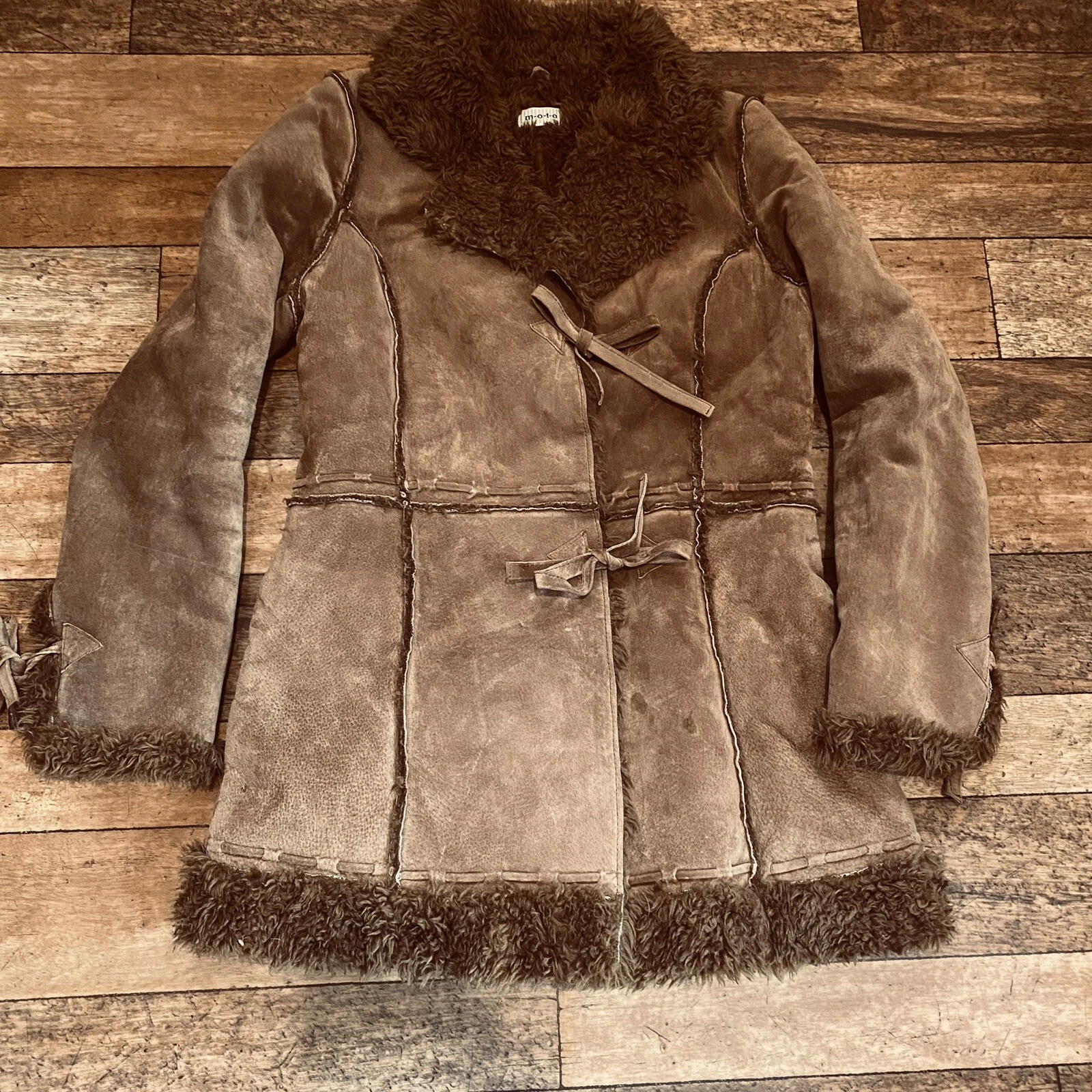 Picture 1 of 24
