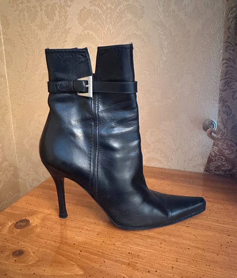 Botas Stuart Wietzman Cuero Negro Media Pantorrilla Tacón Alto EE. UU. Talla 9 Cuero Genuino Foto 4 de 4