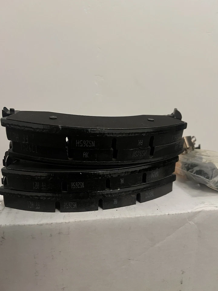 Juego de pastillas de freno de disco delanteras GM OEM NOS 22770745 2011-2015 GMC-Chevy 2500 HD Foto 4 de 4