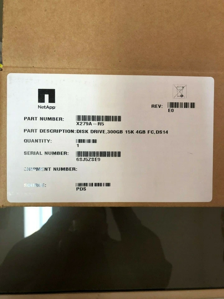 *New* NetApp (X279A-R5) - (ST3300657FC) 300GB, 15000RPM, 3.5"  HDD w/ Drive Cage - Image 3 of 4