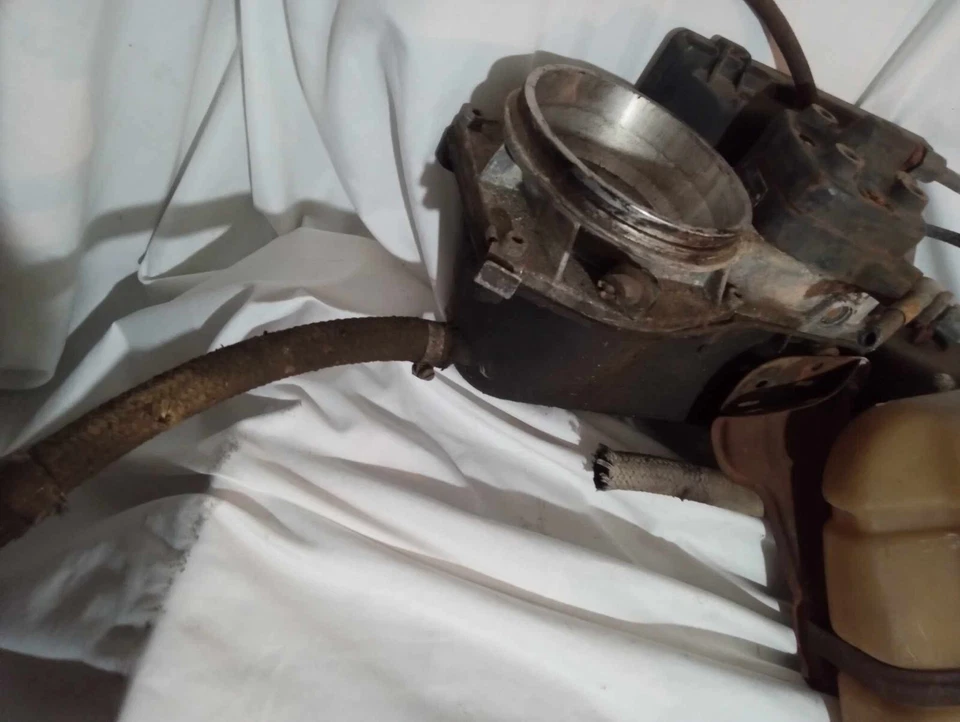 Caja de filtro de aire Porsche 924 S/ 944 con sensor de flujo de aire FL refrigerante resevoir OEM Foto 3 de 4