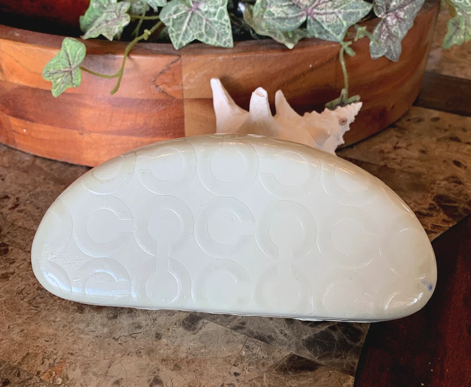 Gafas de sol rígidas Coach vintage con logotipo en C estuche marfil Foto 3 de 4