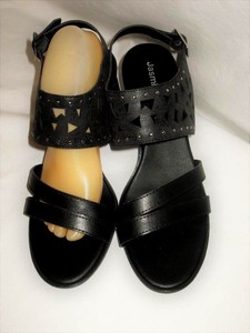 black strappy sandals with thick heel