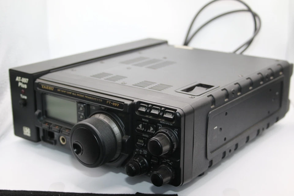 Yaesu FT-897D Allmode Transceiver KW/VHF/UHF – top! - Bild 2 von 4