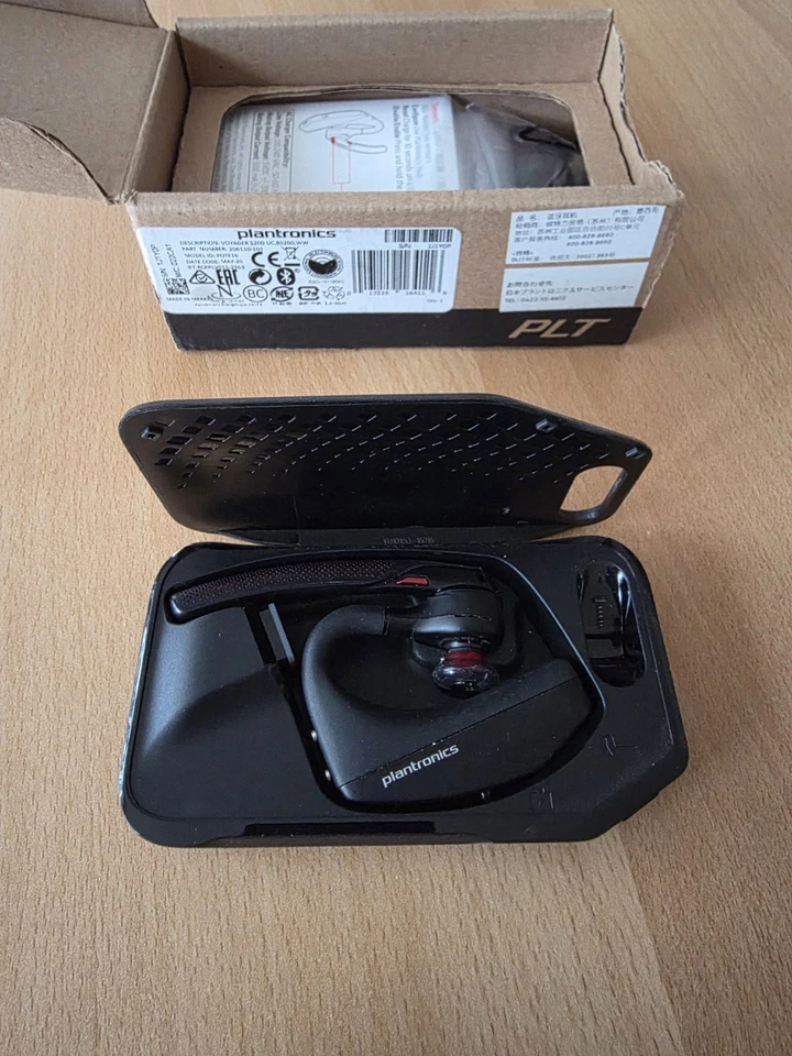 Poly Plantronics Voyager 5200UC Bluetooth Headset mit Ladestation - Bild 2 von 4