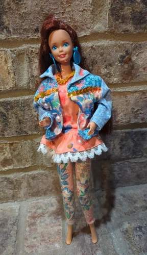 Vintage 1993 Paint N Dazzle Barbie #10057 Redhead in Original Outfit & Earrings