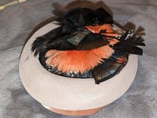 Vintage Union Made Ladies Tan Beret With Multi-Colored Feathers