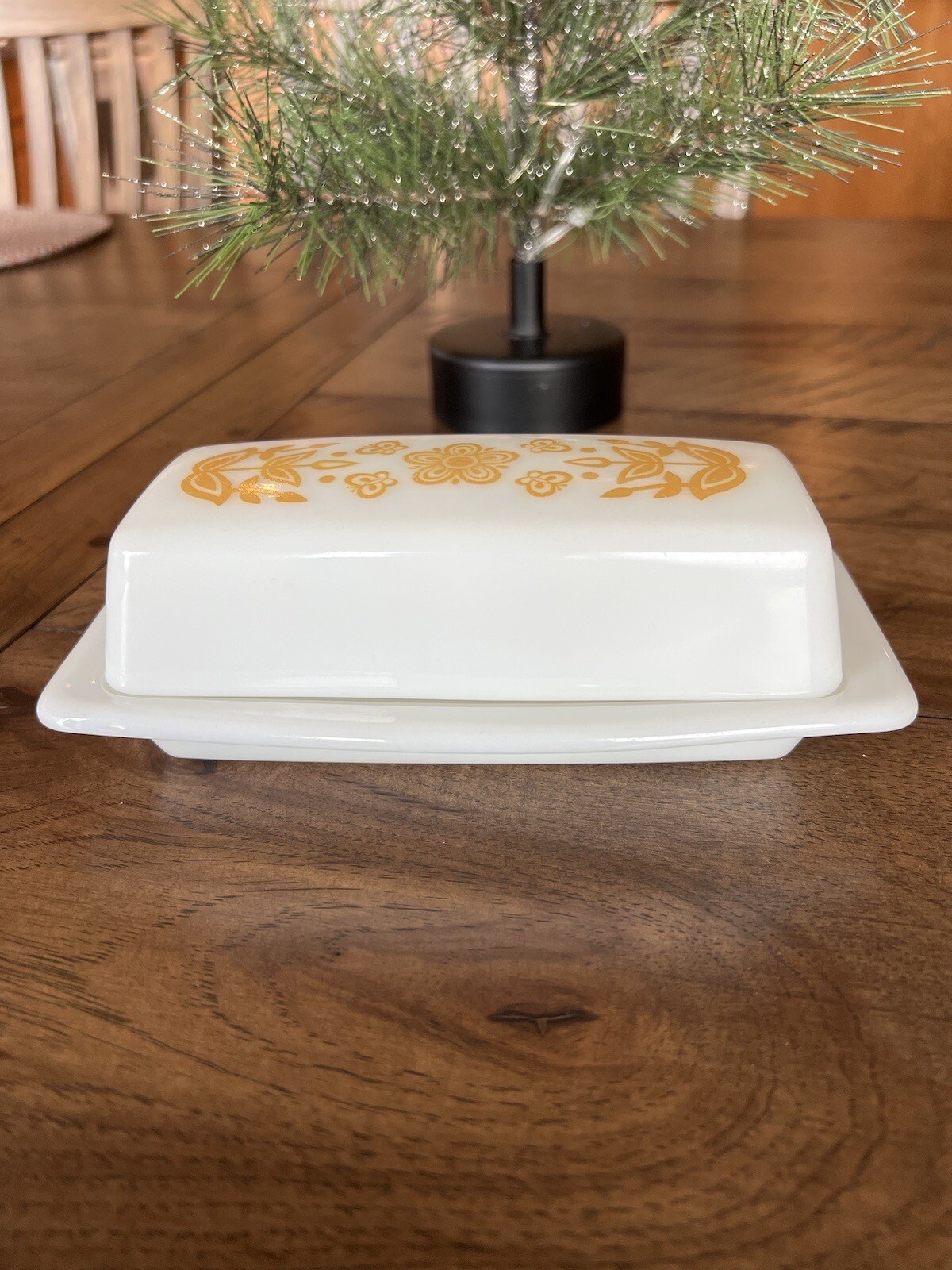 Vintage Pyrex Butter Dish with Lid "Butterfly Gold" Pattern USA Retro