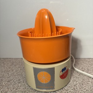 VINTAGE Dominion By Hamilton Beach Scoville Electric Juicer