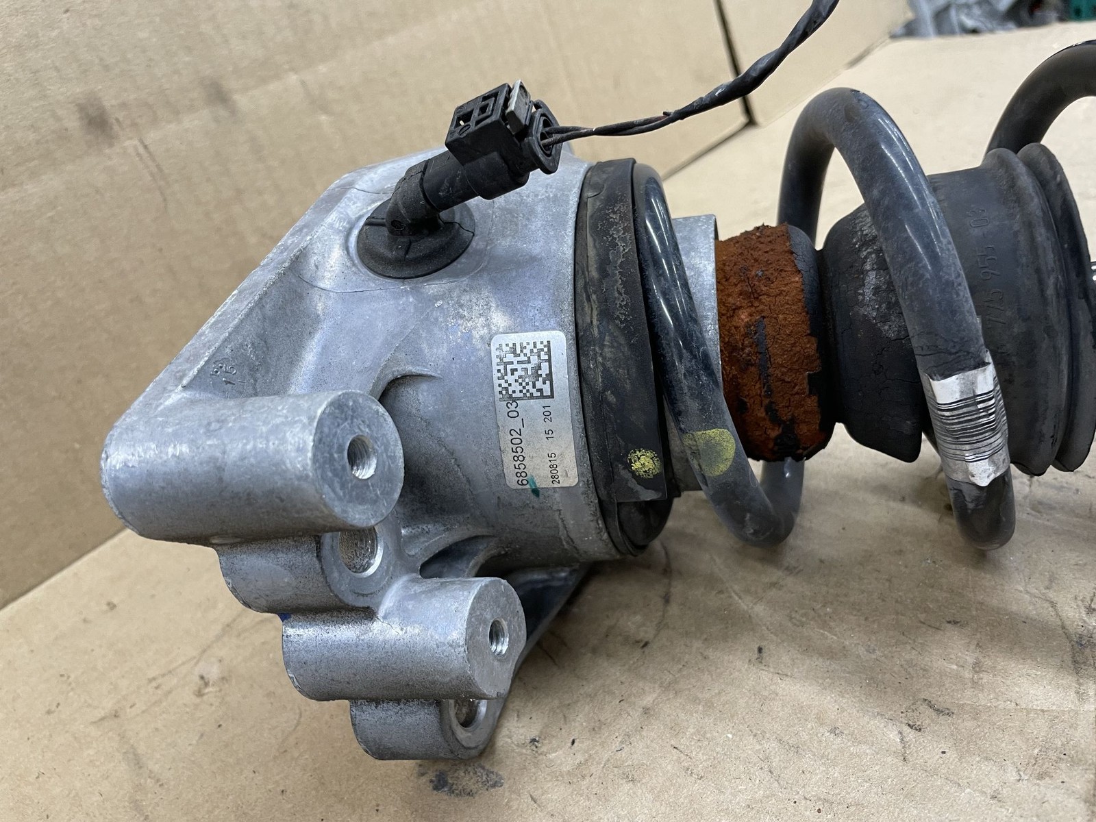 2014-2020 BMW I8 OEM 1.5L AWD REAR RIGHT SUSPENSION STRUT SHOCK ABSORBER *91K*