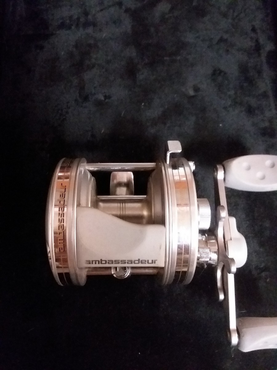 baitcasting quantum reels Quantum Invade Baitcast Fishing Reel, Size 100 Reel, Right-Hand Retrieve,  Continuous Anti-Reverse Clutch, Oversized Handle Knobs, Lightweight  Graphite