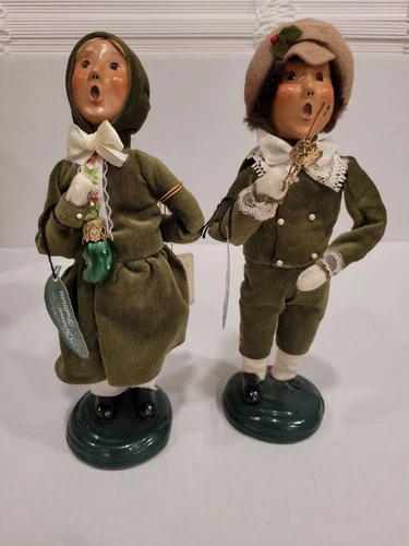 Byers Choice Christmas Traditions Boy/Girl with Pickle ornament