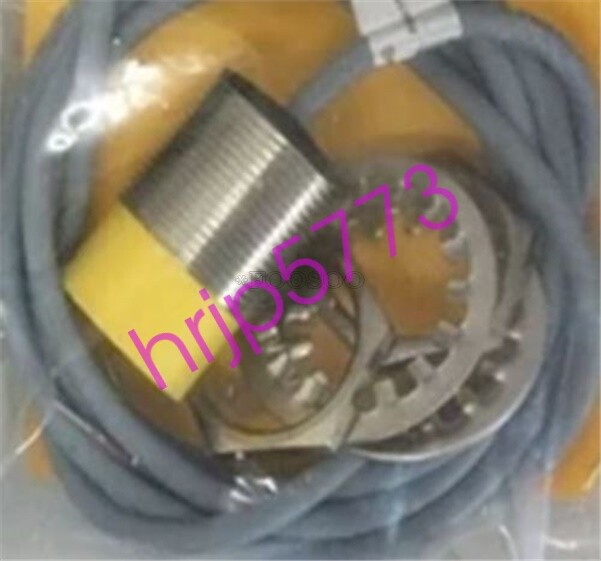 New 1Pcs Turck NI5-M18-AZ3X xw