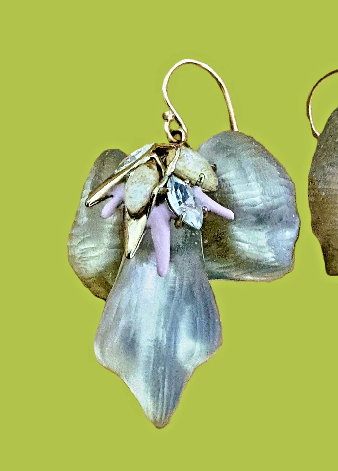 SALE! Alexis Bittar Spectacular Desert Jasmine Taupe Lucite Earrings - Image 2 of 4