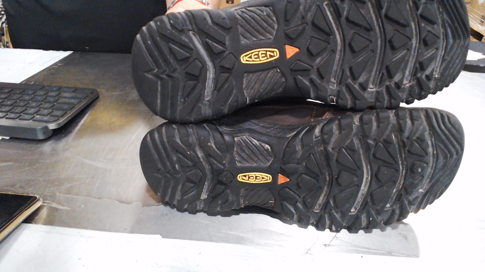 LikeNew_KEEN Scarpe da trekking casual Oxford Targhee 3 da uomo _Dark Earth Mulch_8 5