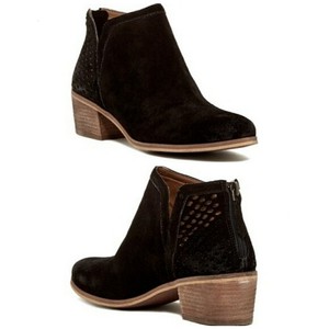 susina blakely bootie