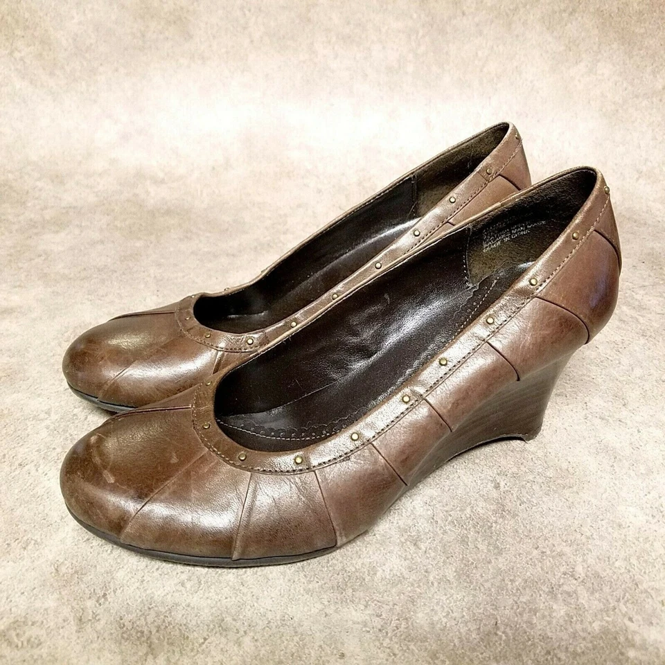 Sapato Feminino White Mountain Nerissa W0S122 Tamanho 7.5 Couro Marrom Salto Cunha 3" - Imagem 3 de 4