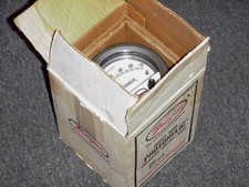  NEW ..... DWYER 3000 /1kPa/c 170kPa 25psig 20 WATER -120 F PRESSURE GAGE SWITCH