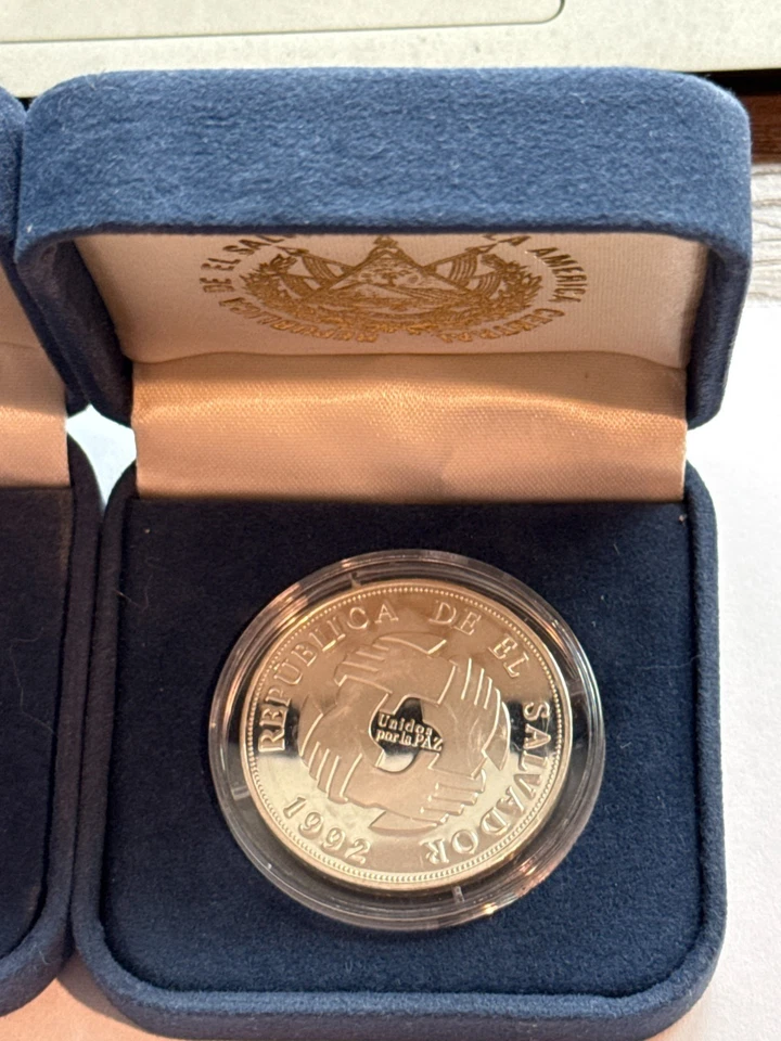 EL SALVADOR PAR PLATA 1992 EN CAJA ORIGINAL PEACE & AMERICA ́S DISCOVERY UNC Foto 3 de 4