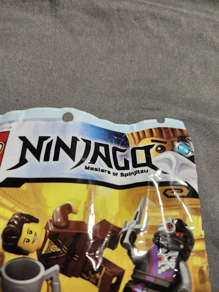 LEGO NINJAGO: Ninjago боевой набор (5002144) игрушки R нас полиэтиленовый пакет - совершенно новый/запечатанный - Изображение 3 из 4