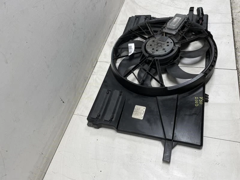 VOLVO V50 T5 2005 radiador ventilador de refrigeración montaje del motor se adapta a Volvo serie 70 06-13 Foto 3 de 4