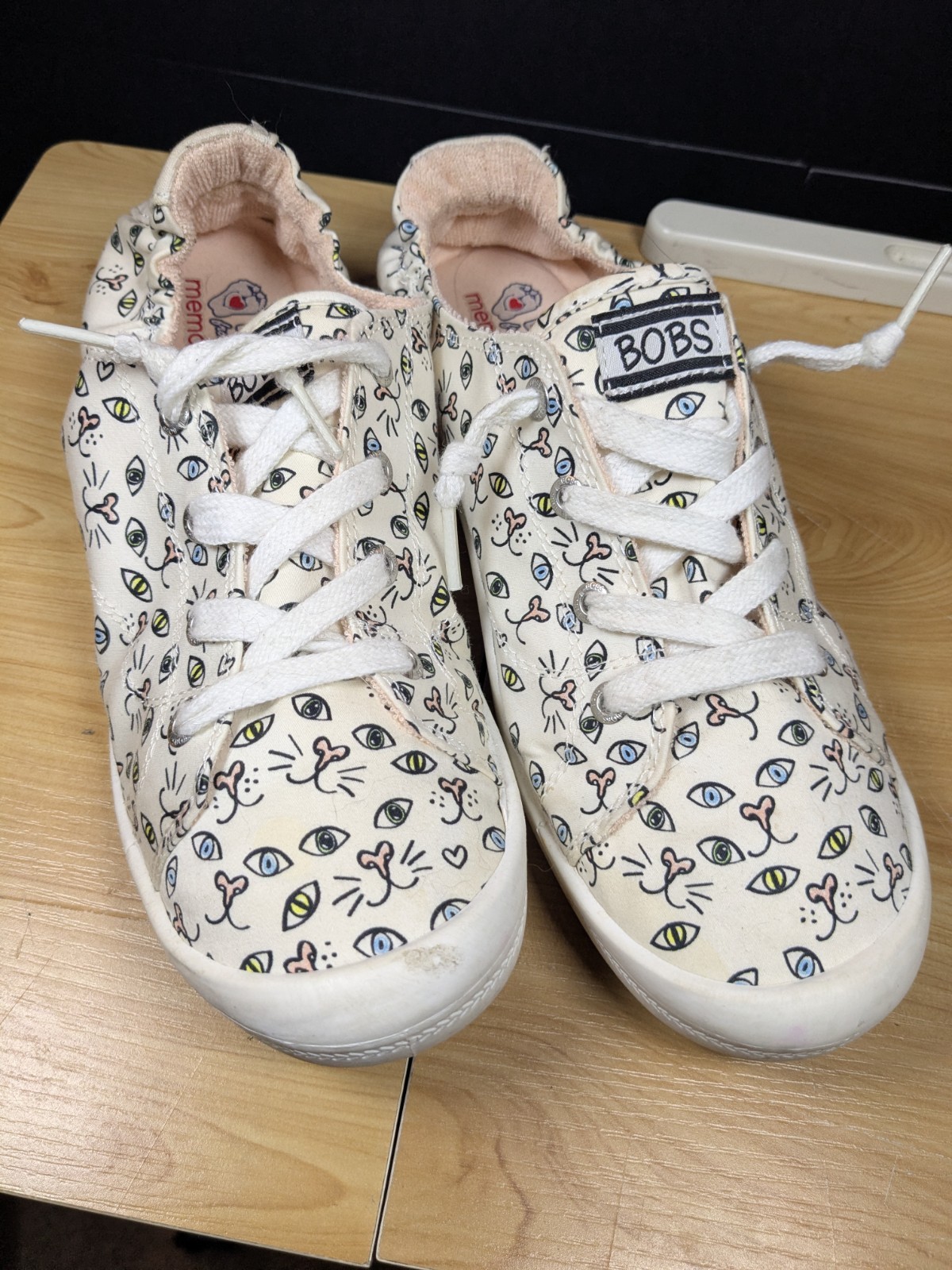 Skechers BOBS Memory Foam Cat Print Sneakers Womens US 9 EU 39 Cute Lace Up