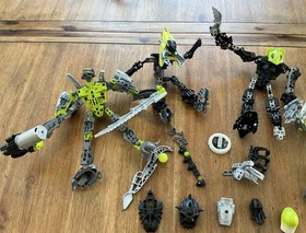 Lego Bionicle Gadunka Incomplete Set 8922 Plus Other Figures/Mask/Weapons