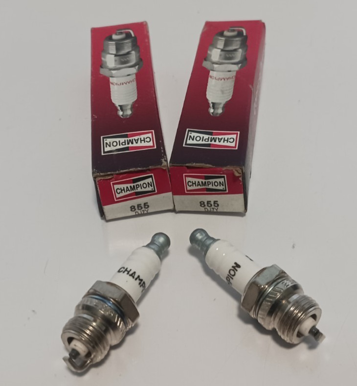 2X GENUINE CHAMPION COPPER PLUS SPARK PLUGS NOS DJ7Y 855 FREE SHIPPING