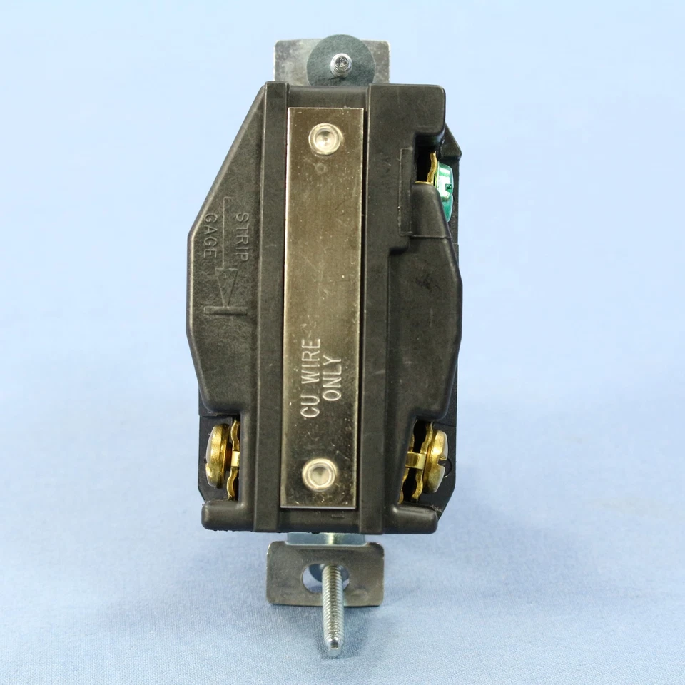 Cooper Arrow Hart Twist Turn Lock Power Receptacle NEMA L8-30R 30A 480V CWL830R - Image 4 of 4
