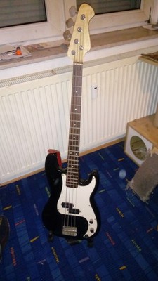 Harley Benton Gitarre, Ständer, 4 m Kabel, und Tragetasche