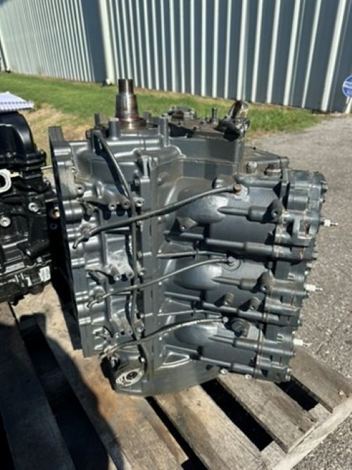 Freshwater Used OEM Yamaha 1993 225 HP 2-Stroke Outboard Powerhead # S5225TXRX