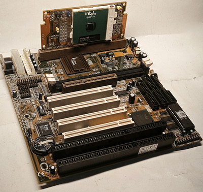TOP Slot 1 AT Zida ZX98-AT *Coppermine* mini Motherboard, CPU + 128 MB & Bonus