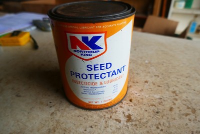 Vintage Empty 1 lb Size Northrup King Seed Protectant Oil Can Lot 25-8-B