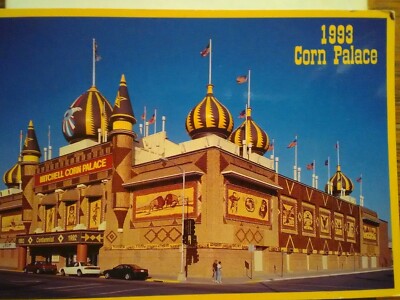 BEAUTIFUL POST CARD 1993 CORN PALACE SOUTH DAKOTA.